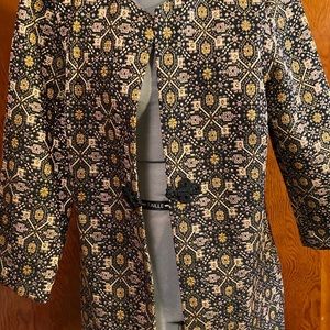 Amazing jacket with gold metallic thread